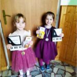 Ve čtvrtek proběhla v základní škole pěvecká soutěž „Kokorský slavík“. Soutěž byla rozdělena na několik kategorií. V nejmladší kategorii si vyzpívala 1. místo Leona Chýlková a 2. místo Elena Kosková.